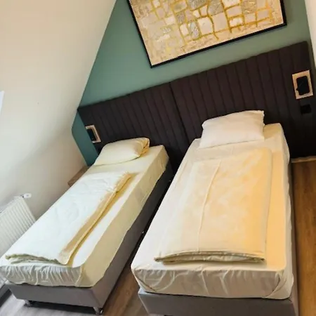 Charlton 3* Hanóver