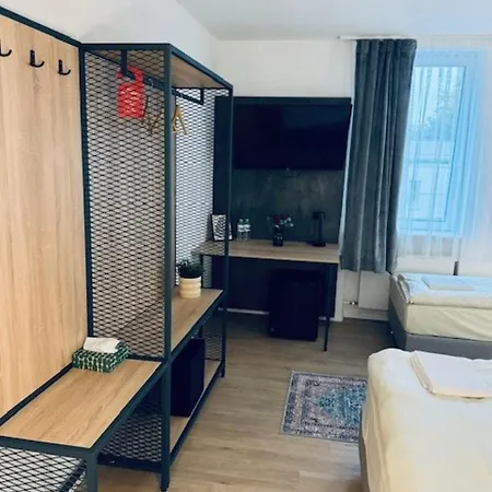 Charlton 3* Hanóver