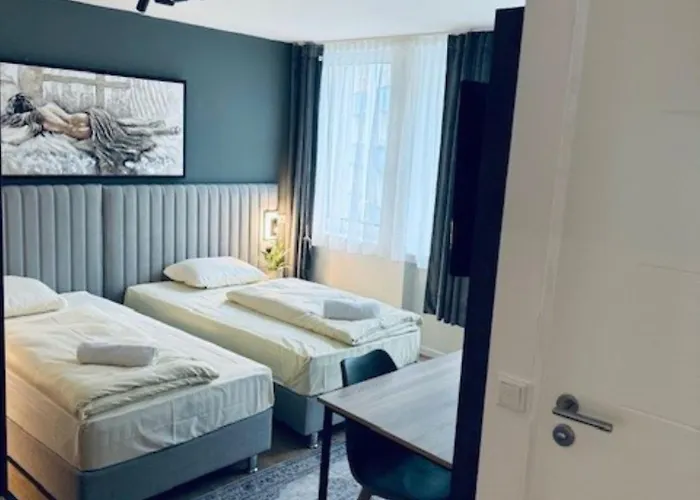 Отель Charlton 3*