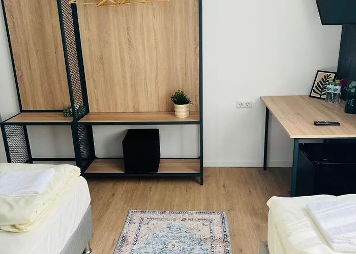 Отель Charlton 3*