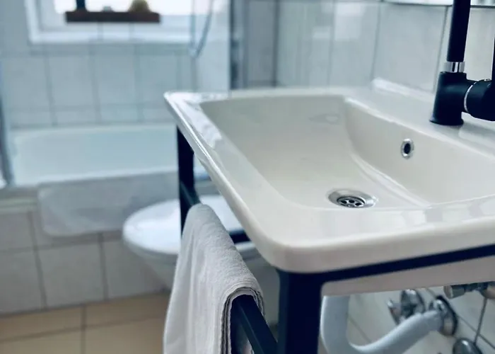 Отель Charlton 3*